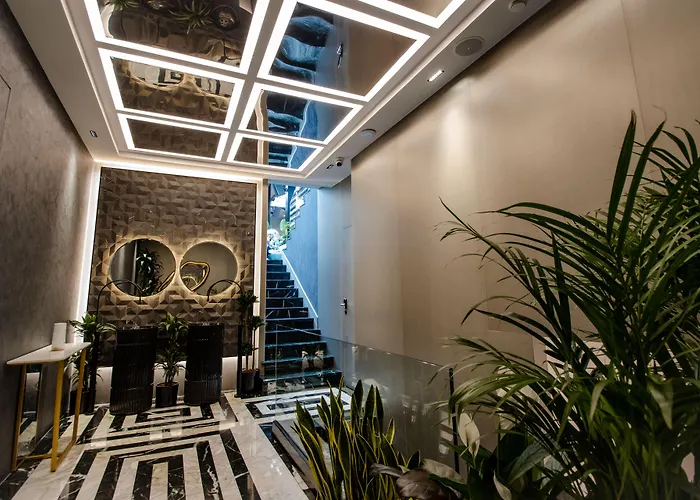 Crown Boutique & SpaBoutique Hotel